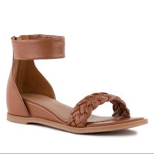 BRAND NEW Seychelles Skipper Sandal (Cognac, Size 6.5)